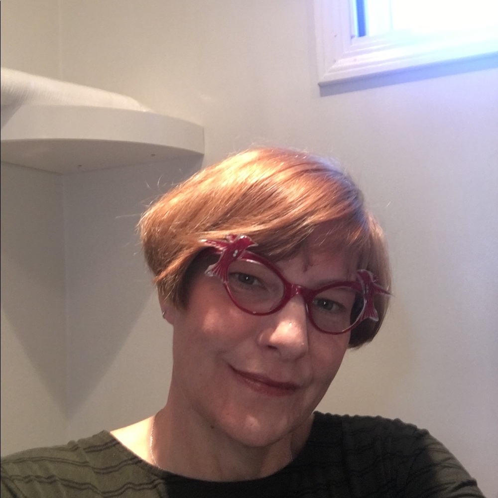 Meet your Posher, Leigh